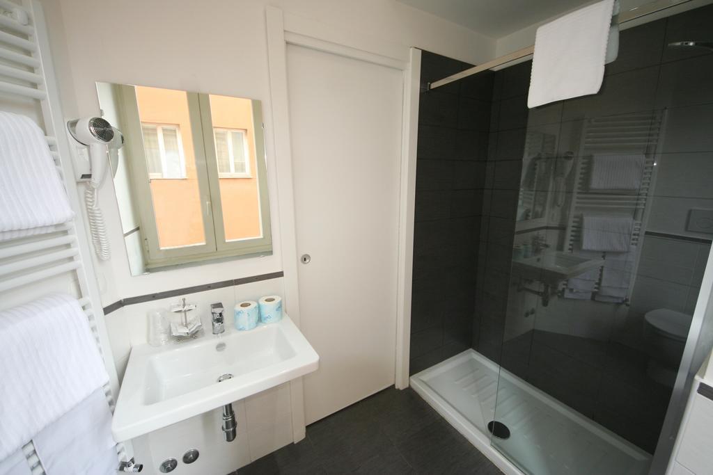 Roma Rooms Colosseum Стая снимка