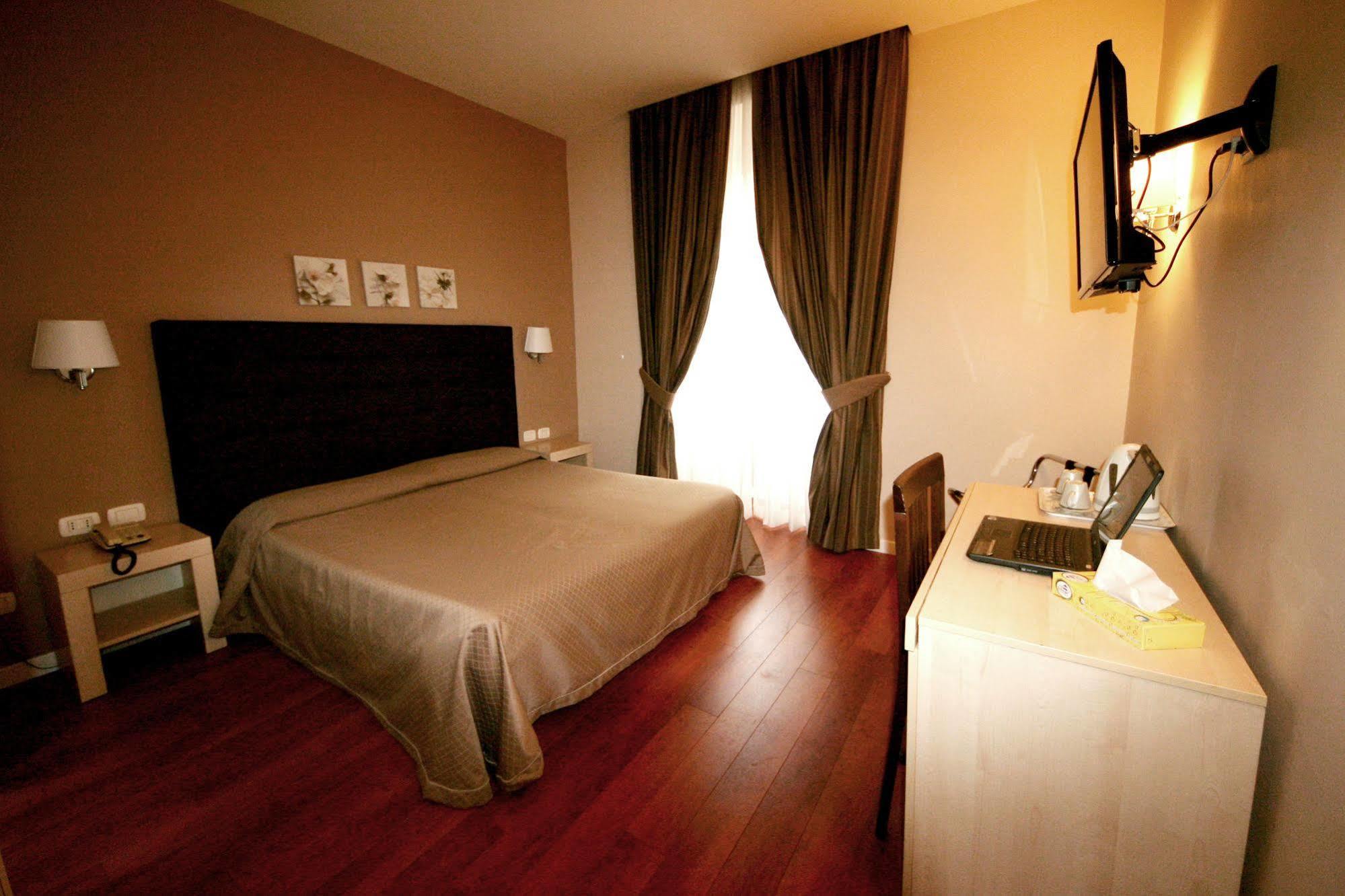 Roma Rooms Colosseum Екстериор снимка