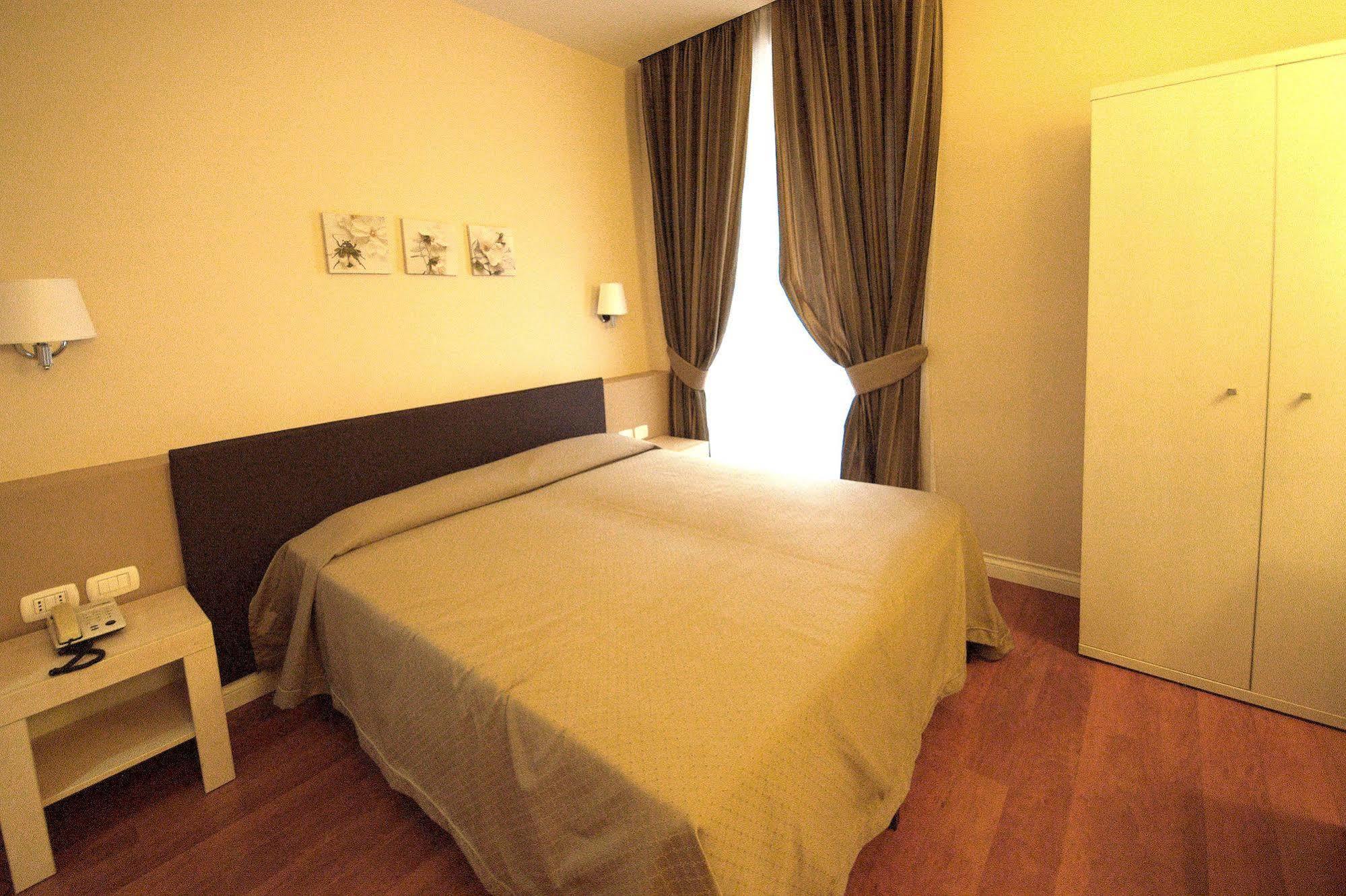 Roma Rooms Colosseum Екстериор снимка